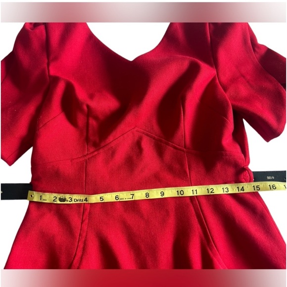 J. Peterman red dress with V neck, short sleeves and beautiful belt size 10 - Picture 6 of 10